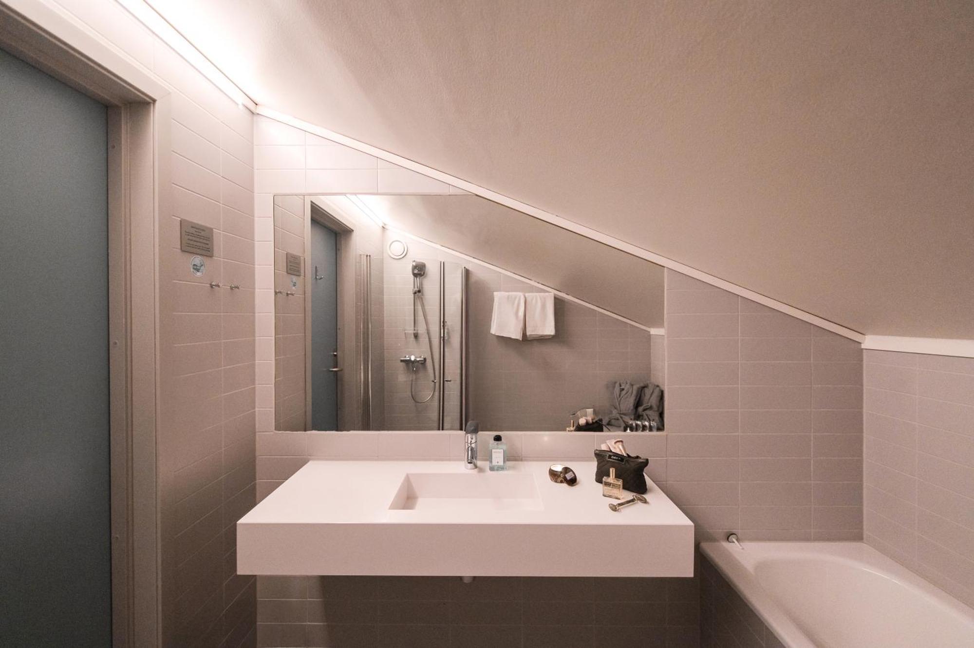 Svalbard Hotell | Polfareren Longyearbyen Luaran gambar