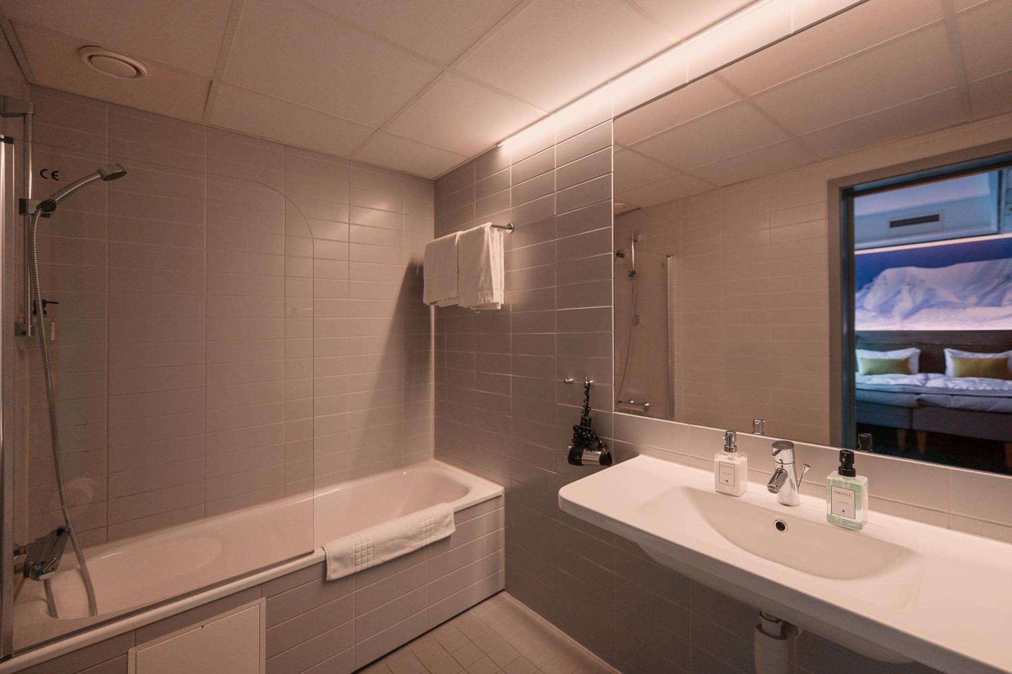 Svalbard Hotell | Polfareren Longyearbyen Luaran gambar