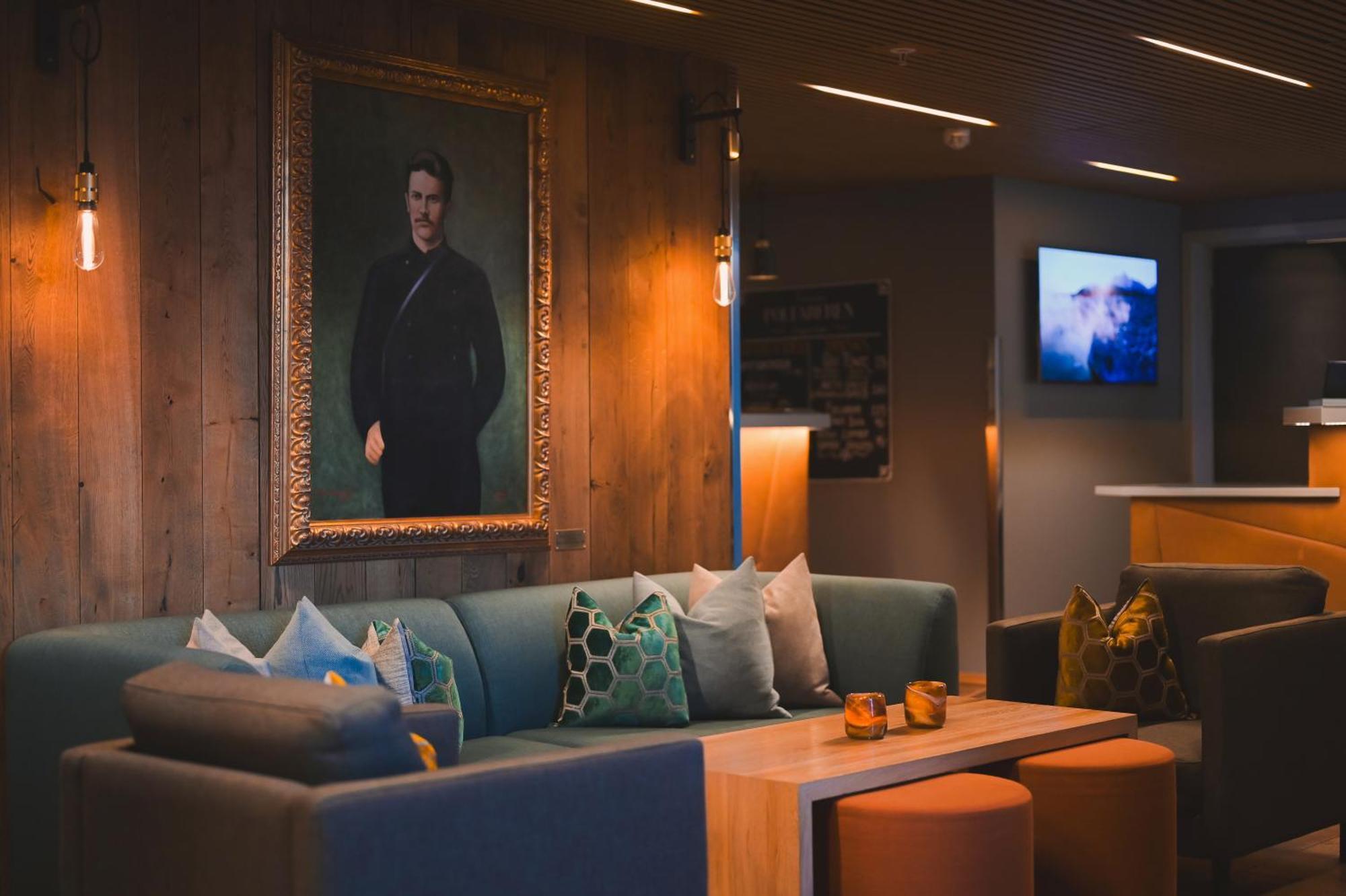 Svalbard Hotell | Polfareren Longyearbyen Luaran gambar