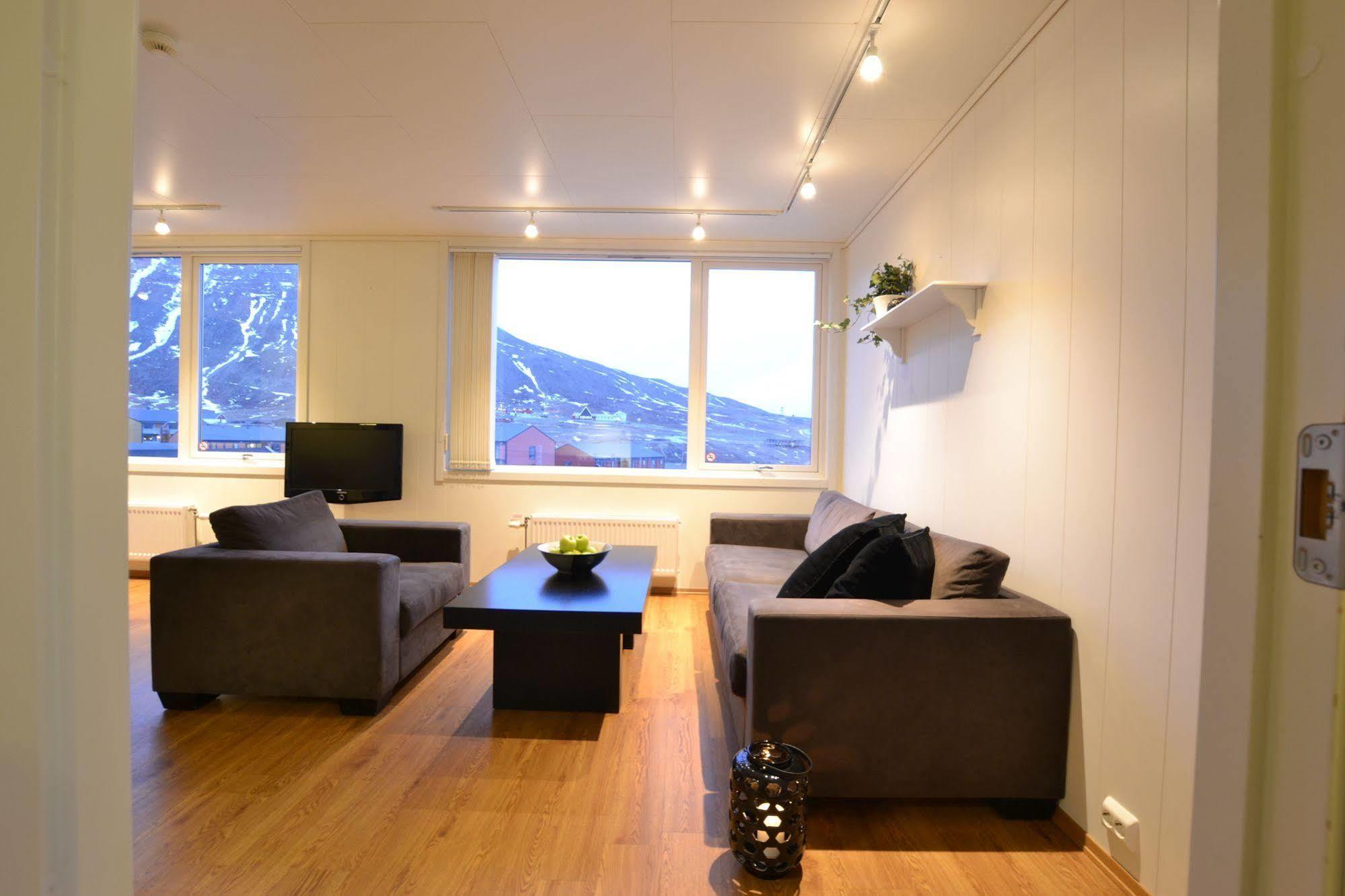 Svalbard Hotell | Polfareren Longyearbyen Luaran gambar