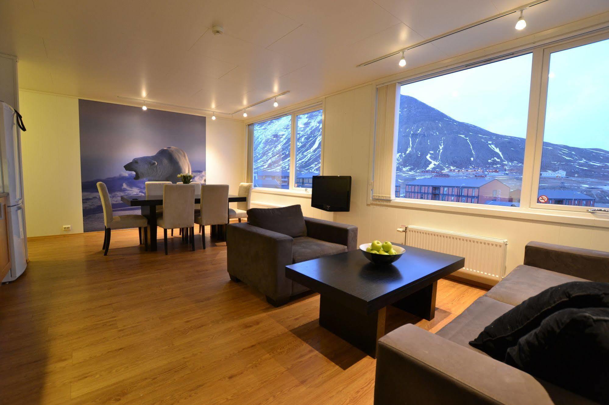 Svalbard Hotell | Polfareren Longyearbyen Luaran gambar